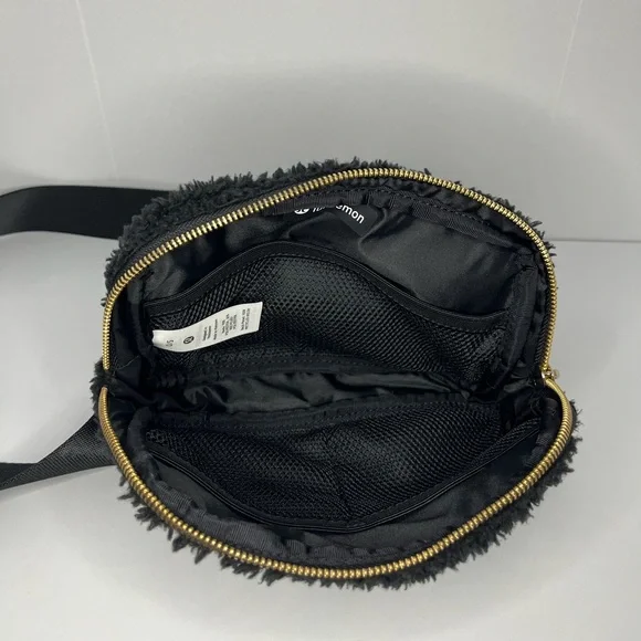 Fleece Lululemon Belt Bag - Picture 3 of 4
